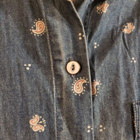 3 for $25 UNIQLO Button Down Front - Picture 6 of 13